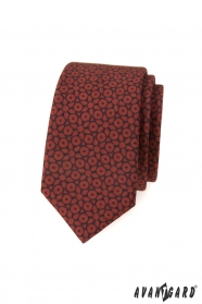 Barna slim nyakkendő sötétkék mintával