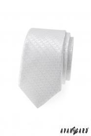 Fehér, vékony nyakkendő dekoratív csíkokkal