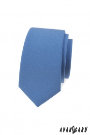 Kék keskeny nyakkendő