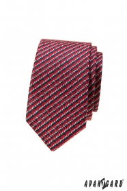 Piros keskeny nyakkendő kék-fehér mintával