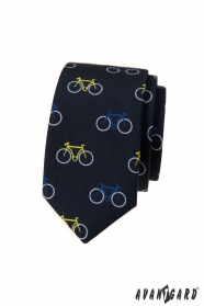 Kék keskeny nyakkendő, színes kerékpáros minta