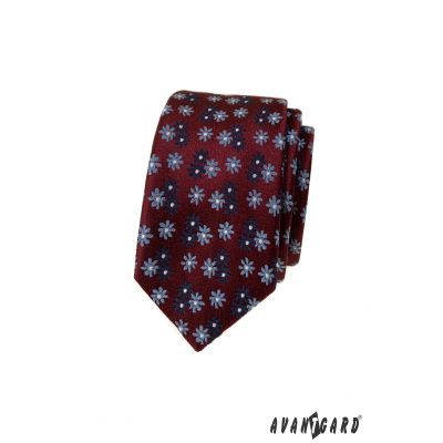 Bordó színű nyakkendő mintával