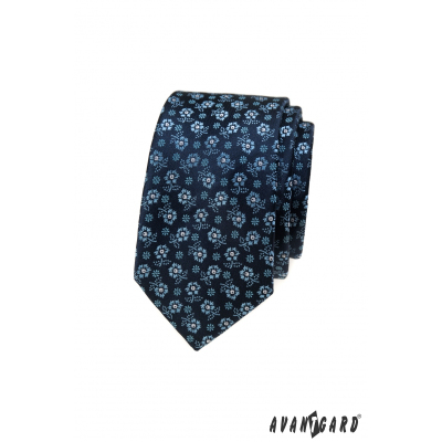 Kék keskeny nyakkendő virágmintával