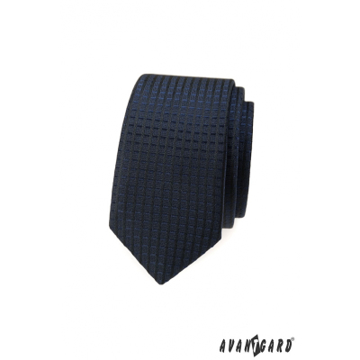 Sötétkék keskeny nyakkendő kockás 3D mintával