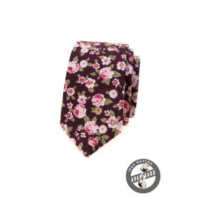 Keskeny nyakkendő rózsaszín virágokkal
