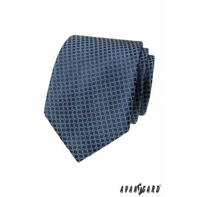Kék nyakkendő mintával