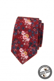 Téglavörös nyakkendő virággal