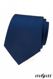 Kék nyakkendő textúrával