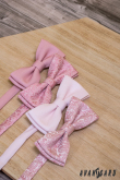 Por rózsaszín csokornyakkendő paisley mintával + díszzsebkendő - 12,5 cm