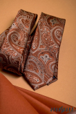 Keskeny nyakkendő barna paisley mintával - szélesség 6 cm