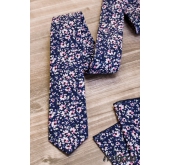 Kék keskeny nyakkendő rózsaszín virágokkal - szélesség 5 cm