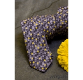 Szürke keskeny nyakkendő háromszög mintával - szélesség 6 cm
